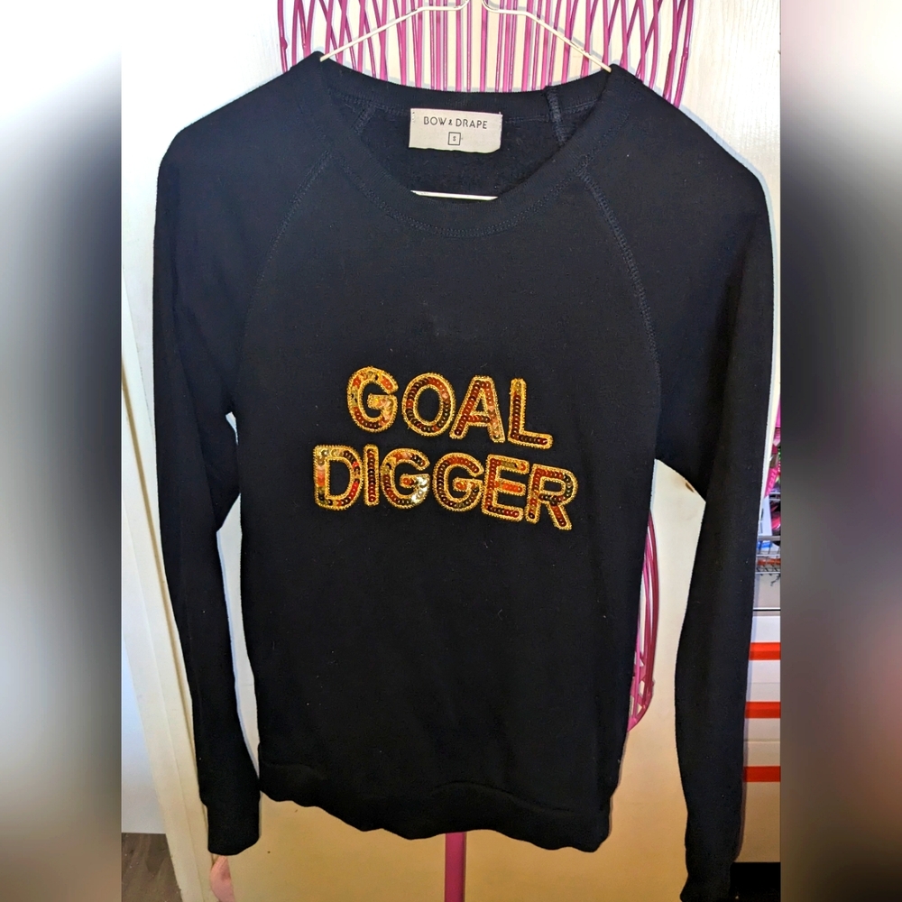 Women's Small Black and Gold "Golddigger" sweatshirt.